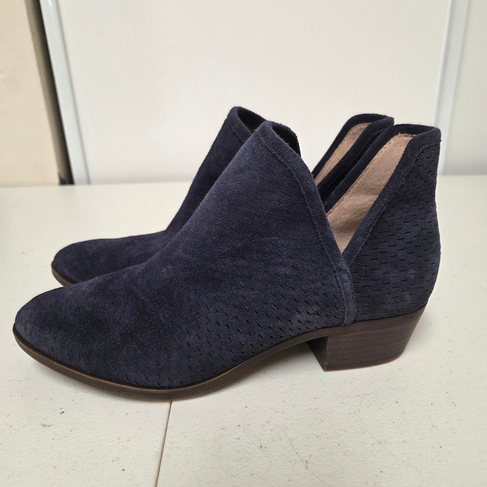 Lucky Brand Womens Navy Blue Perforated Suede Ankle Booties Size 10 Low Heel